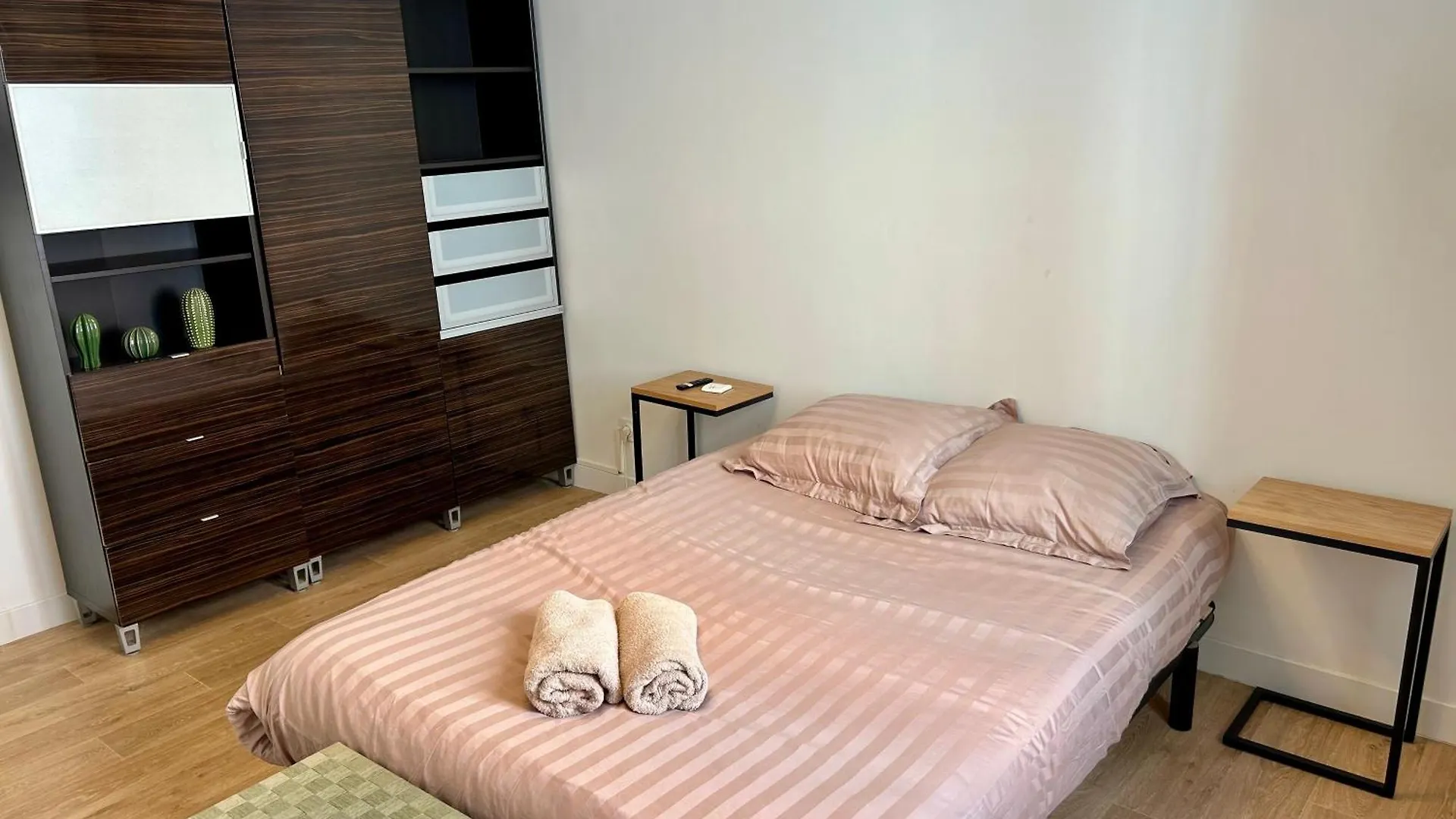 Maison Dormoy, Appartement 2 Chambre - Gare - Centre Ville Grenoble 0*,